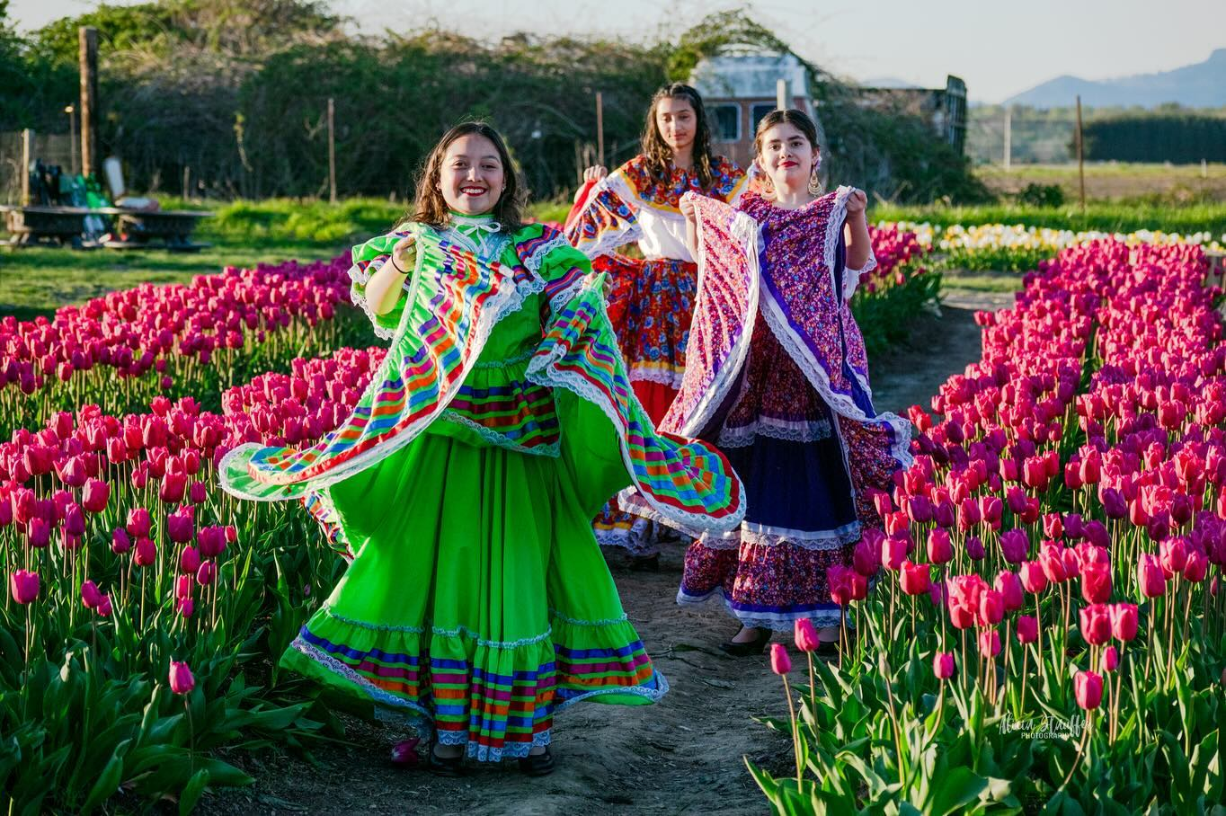 folklorico students